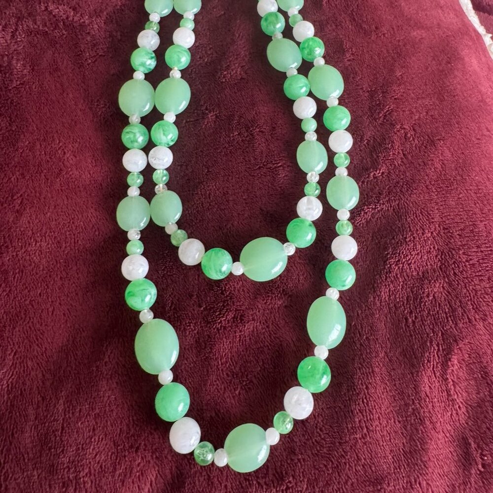 Elegant Green & White Beaded Necklace
